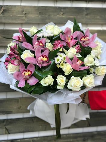 Букет цветов из: Розы и Хризантемы в Белице
