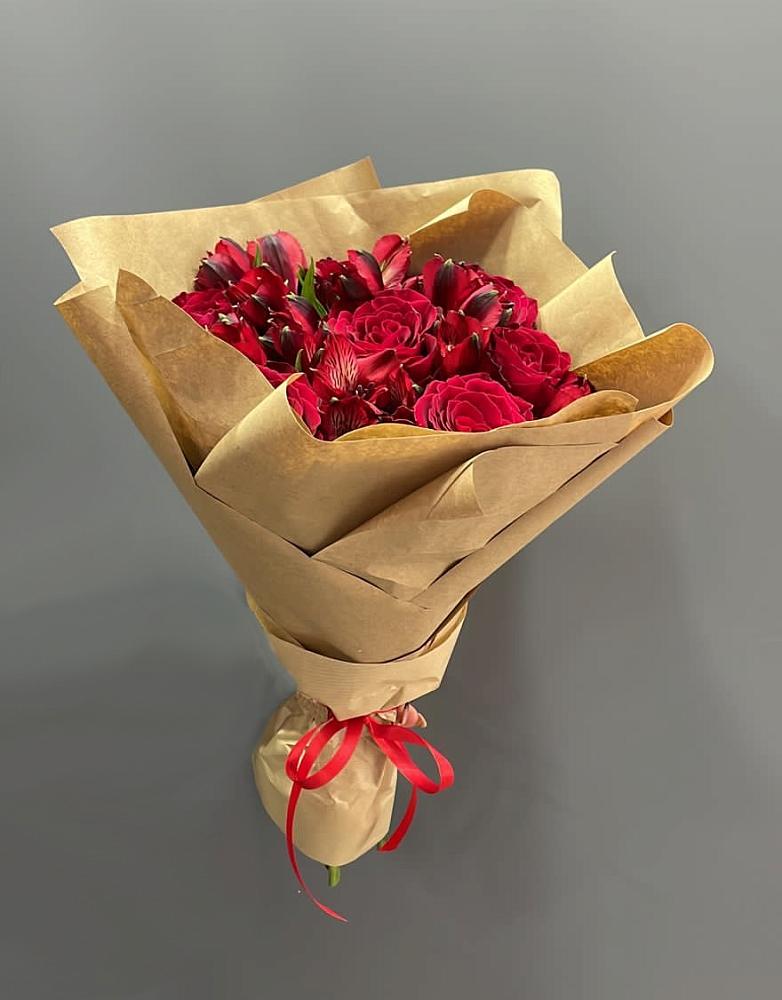 Букет цветов из: Альстромерии и Розы в Белице