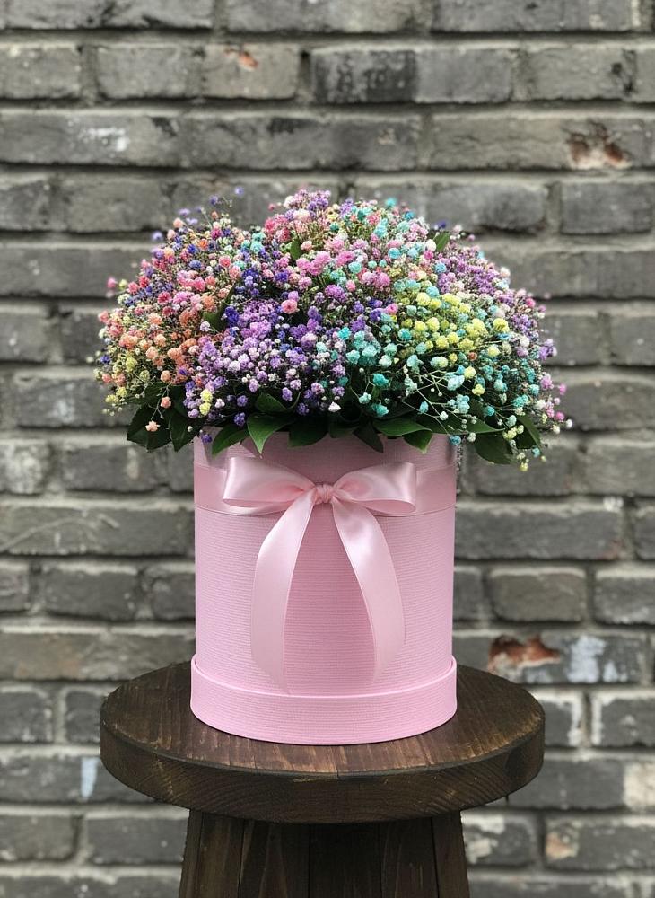 Цветочная композиция из Гипсофила и Розы в шляпной коробке в Белице