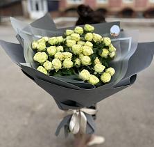 Букет Белые кустовые розы Солинеро в Белице