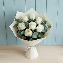 Букет Белые розы в Эвкалипте в Белице