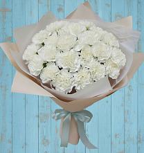 Букет цветов из:  Гвоздики #REPLACE_PRED# Белице