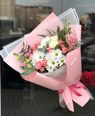 Букет цветов из: Розы, Лизиантусы и Хризантемы в Белице