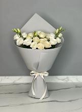 Букет цветов из:  Розы и Лизиантусы в Белице